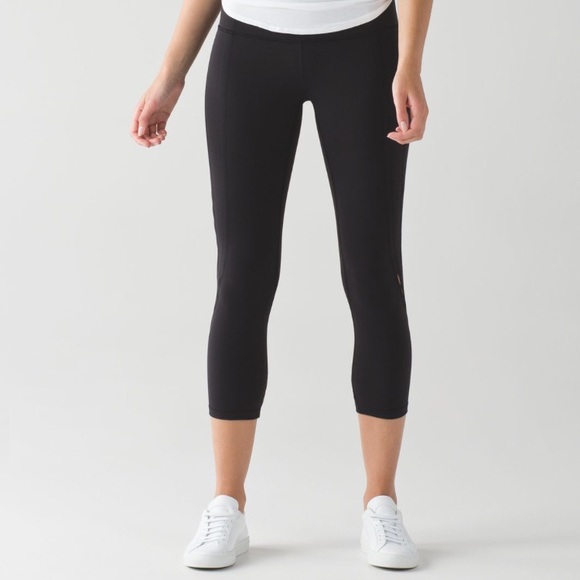 lululemon athletica Pants - LuluLemon Wunder Under Crops